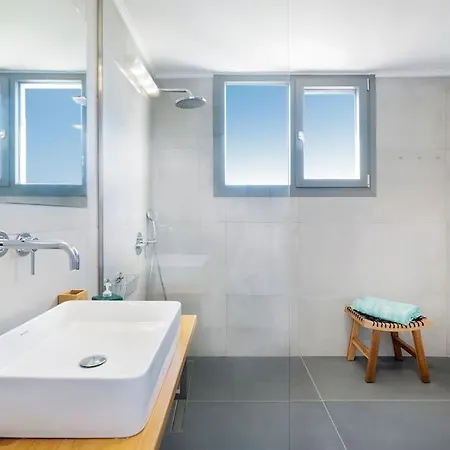 Olisea Villa, Olive Grove Seaview Holiday home *